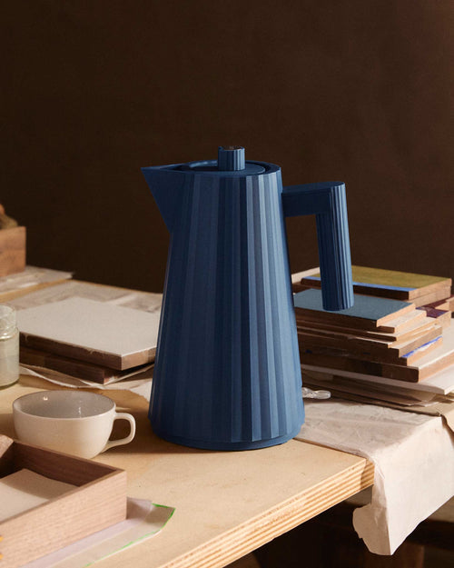 Plissé cl 170 || 1.80 oz Electric kettle. European plug Alessi 1