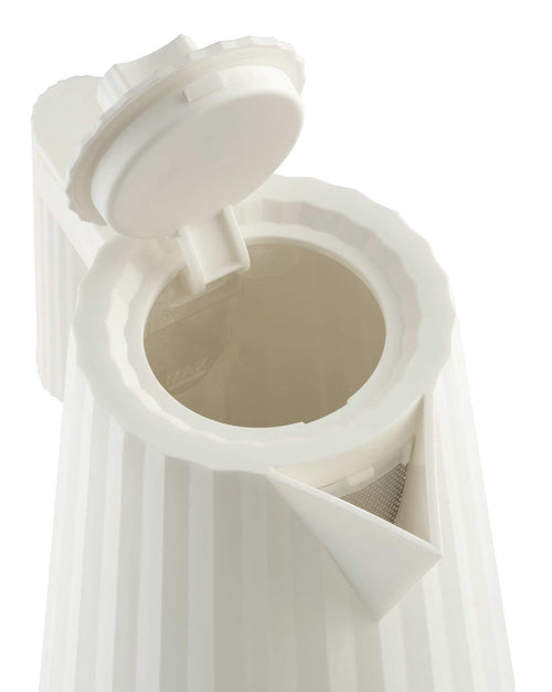Plissé white Electric kettle. English plug Alessi 3